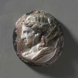 Camafeo: Cabeza de Artemisa, 100-200