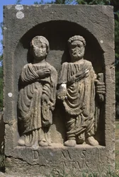 Estela con dos figuras humanas, Alto Periodo Imperial (27 a.C.-395 d.C.)