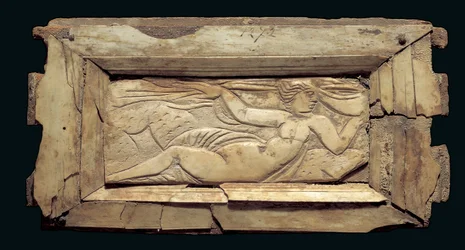 Placa enmarcada con una figura femenina, de Egipto, finales del siglo III a principios del siglo IV d.C.