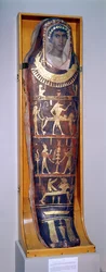Estuche de momia pintado y dorado de Artemidoro con retrato a la encáustica de estilo helenístico, de Hawara