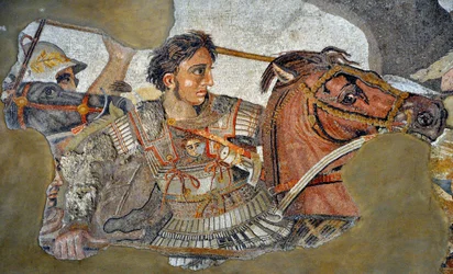 Alejandro Magno (356 - 323 a. C.) sobre su caballo Bucéfalo - Detalle de un mosaico de Pompeya: batalla de Issos entre Alejandro y Darío (siglo IV a. C.). - Opus vermiculatum - Museo Arqueológico Nacional, Nápoles, Italia