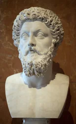 Busto del emperador romano Marco Aurelio (121 - 180 d.C.) mármol