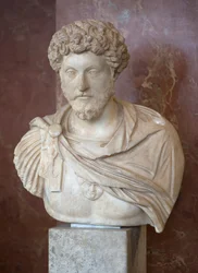 Busto del emperador romano Marco Aurelio (121 - 180 d.C.) mármol
