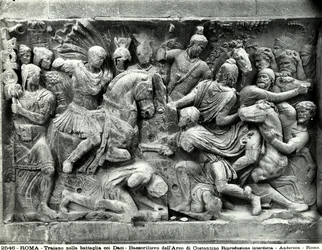 Detalle del gran friso de Trajano situado en el Arco de Constantino, Foro Romano