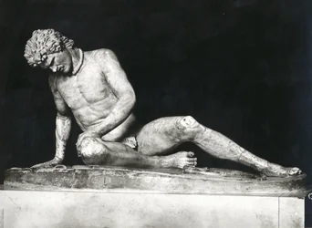 Galo moribundo, copia de un original griego de c.230-220 a.C. por Epigonos