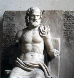 Eurípides, poeta trágico griego. (mármol imperial romano) Museo del Louvre, París