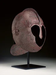 Casco, c. Siglo IV - principios del Siglo V