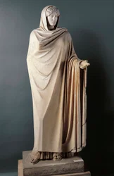 Arte romano: Afrodita Sosandra. Escultura de mármol del siglo I después de un original griego de Calamis (Kalamis) del siglo V a.C. Descubierta en Berries (Baia), Italia. Nápoles, Museo Arqueológico Nacional