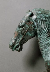 Arte romano: "Caballo galopante" (detalle). Escultura de bronce de Cerro al Calvario