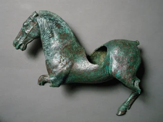 Arte romano: caballo galopando. Escultura de bronce de Cerro al Calvario.