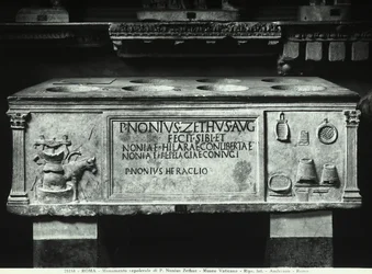 Sarcófago de Nonius Zethus