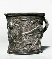 Copa de plata con pájaros y trigo