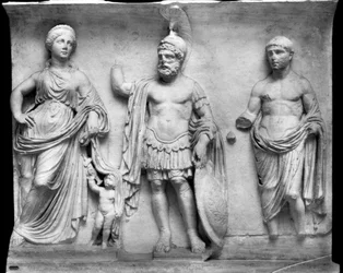 Venus, Marte y Divus Julio