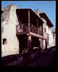 Vista de la casa llamada casa a Graticcio, siglo V a.C.-siglo I d.C.