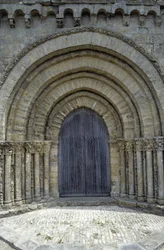 Iglesia del siglo XII con una bonita fachada Poitevine (estilo románico). Chaize-Giraud en Vendée (85)