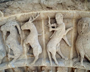 Un Sagitario. Detalle de esculturas del portal sur
