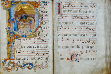 Libro de coro "D," exhibido en la Catedral de Santo Stefano: una inicial historiada que representa la Natividad, c.1429-35