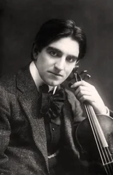 Rohan Clensy, violinista irlandés, 1907