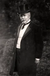 El Rt Hon. Sir Henry Campbell-Bannerman, primer ministro de Gran Bretaña, 1908