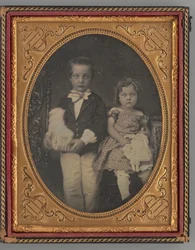 Retrato sin título de un niño y una niña