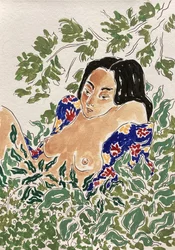 Mujer entre el follaje