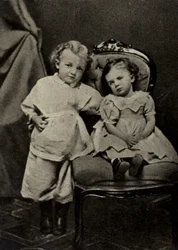 Lenin a los cuatro años y su hermana Olga, Simbirsk