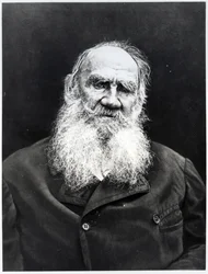 León Tolstoi (foto b/n)
