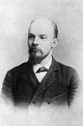 V. I. Ulyanov, San Petersburgo