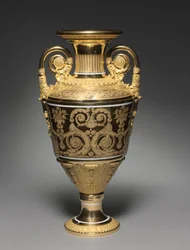 Jarrón, hecho por Fábrica Imperial de Porcelana de San Petersburgo, c.1820-30