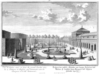 Perspectiva del castillo inferior con el parterre del jardín contiguo