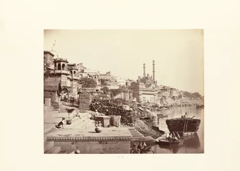 Benarés; la Gran Mezquita de Arungzebe y los Ghats adyacentes