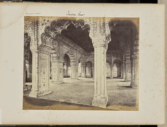 Delhi - El palacio, interior del Diwan-i-Khas