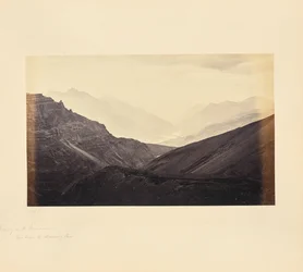Atardecer en las montañas, vista desde debajo del paso de Manirung
