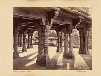 Fatehpur Sikri; pilares tallados en el Panch Mahal