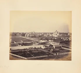 Lucknow; Chutter Manzil, etc. Vista general