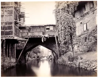 En el canal de Marqual, Cachemira