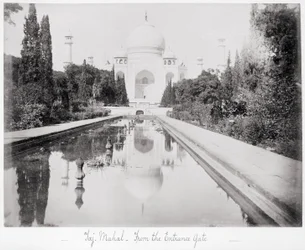 Taj Mahal, desde la puerta de entrada