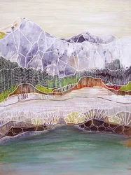 Lago de montaña geométrico