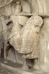 Escultura de Khosrow Parviz en su caballo Shabdiz con el equipo de un caballero fuertemente armado, c.620 d.C.