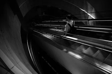 Subida en solitario por la escalera mecánica