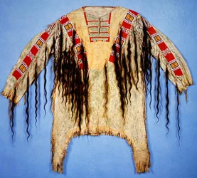 Camisa con Flecos, Tribu Sioux