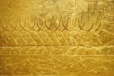 Antiguo Egipto, Pintura mural, Mastaba/Tumba de Idout, Saqqara, 2323-2150 a.C., Ganado a orillas de un río (foto)