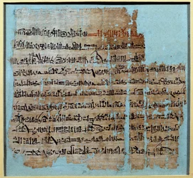Antigüedad egipcia: papiro de la historia de la Batalla de Qadesh bajo el reinado de Ramsés II (1246-1213 a.C.). En 1274 a.C., el Imperio Hitita y el Egipto Ramésida. París, museo del Louvre
