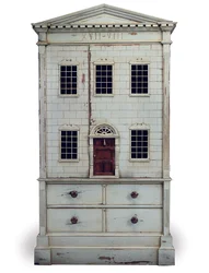 Armario de lino de casa de muñecas de fabricación reciente