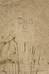 (detalle) de un relieve del claustro (piedra)