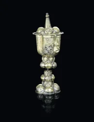 Copa con tapa, probablemente Transilvania, principios del siglo XVII