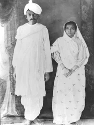 Kasturba (1869-1944) y Mahatma Gandhi (1869-1948)