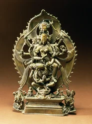 Marichi, el rayo del amanecer, período Pala, India Oriental
