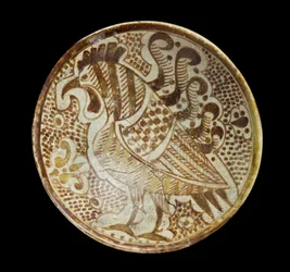Platillo, siglo IX (lustre policromado)