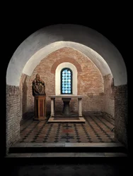 Vista de la primera capilla de la iglesia de los Santos Vicente y Anastasio, Abadía de Tre Fontane